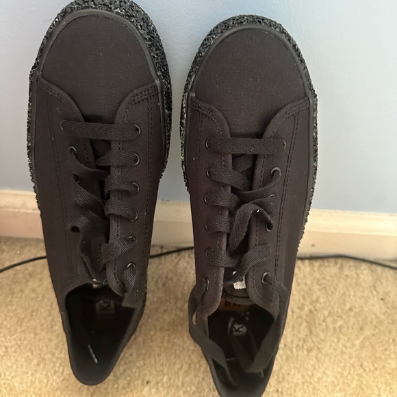 Meet your Posher, Rasheen - Picture 3 of 6